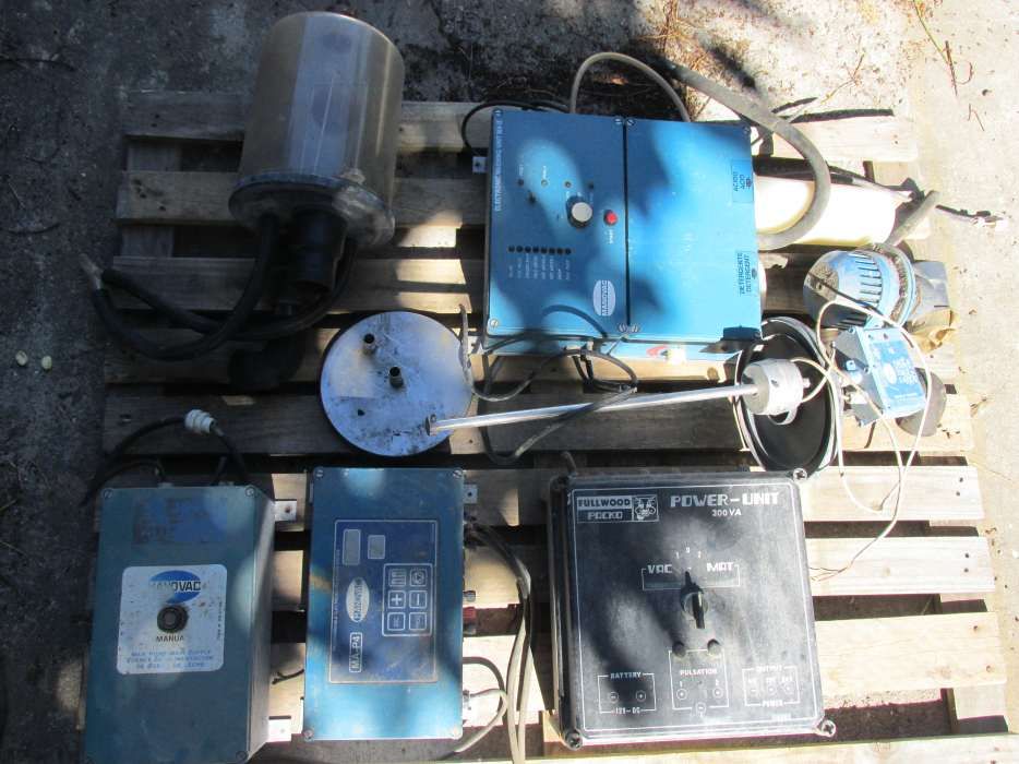 ordenha - recipientes(vasos) e maquinaria