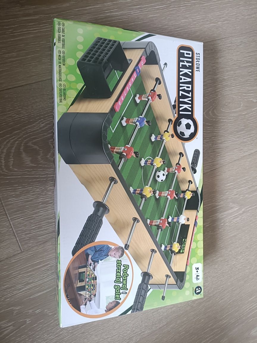 Zestaw gier i puzzli