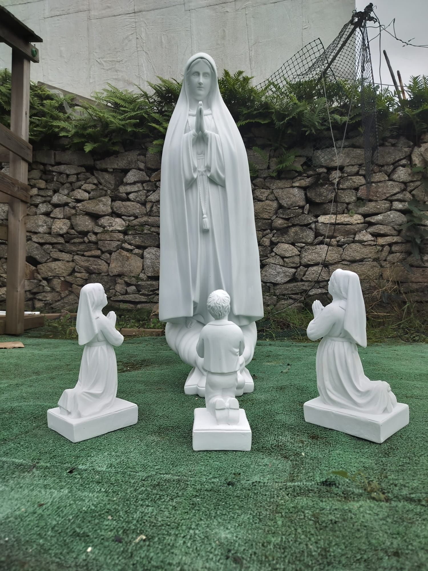 Nossa Senhora e Pastorinhos