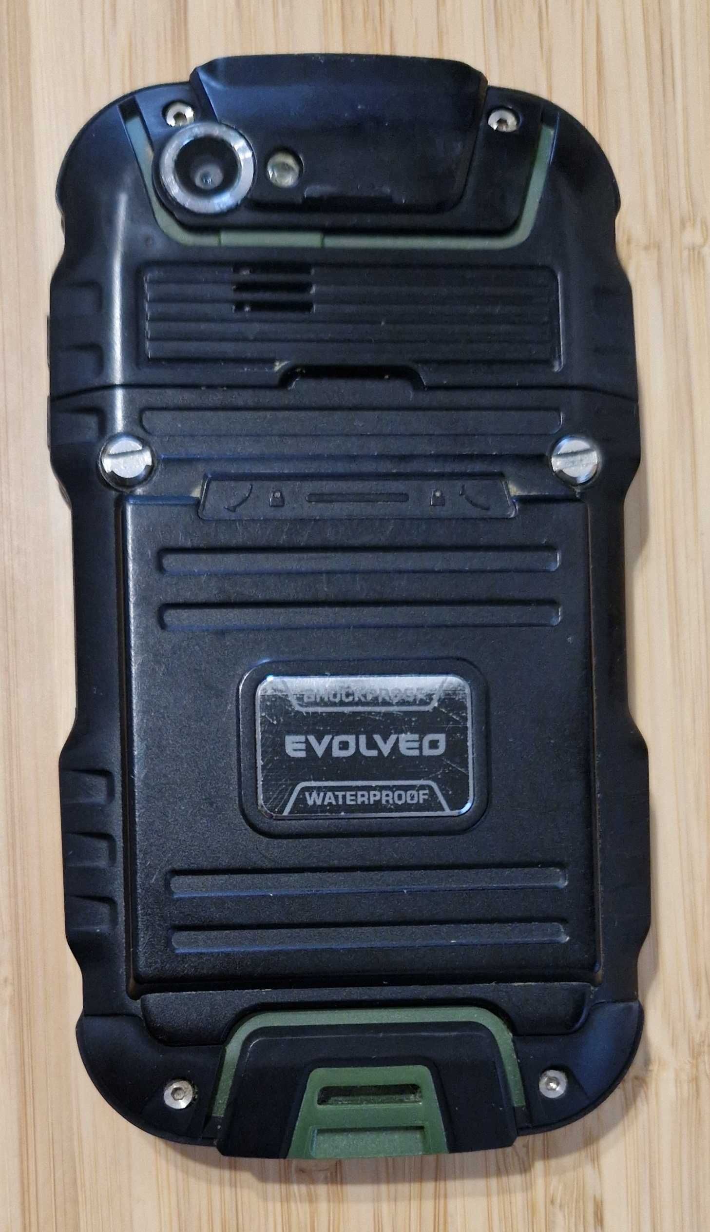 Pancerny i wodoszczelny EVOLVEO Strong Phone D2 IP67 Dual Sim 4500mAh