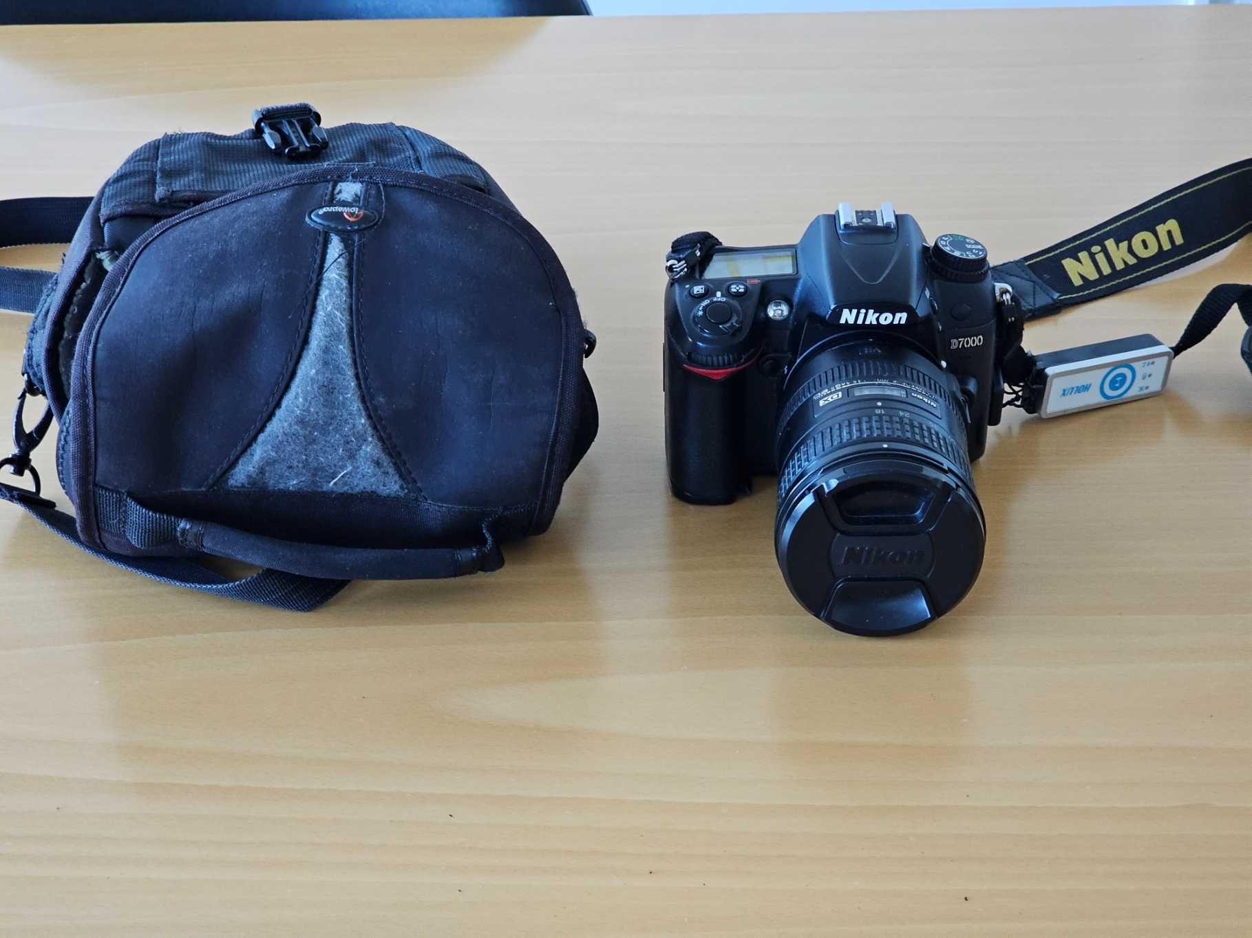 SLR Nikon D7000 com Lente AF-S Nikkor 18-200 3.5-5.6 G II ED