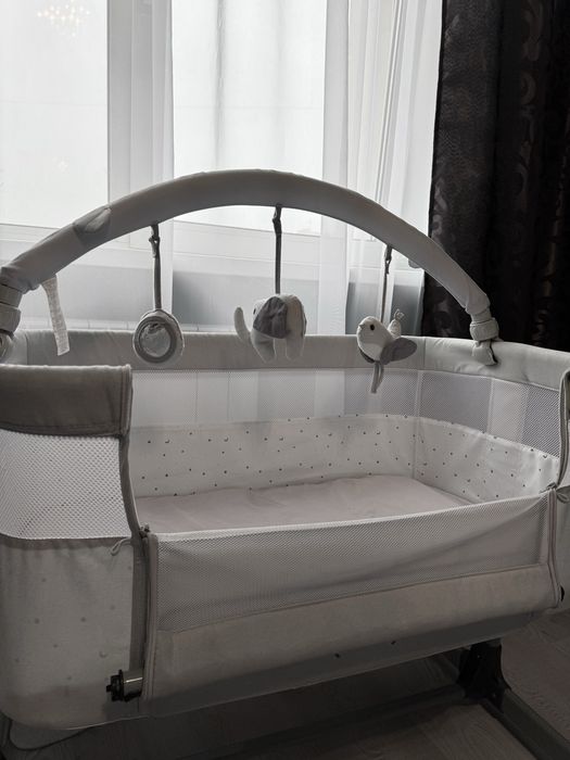 Продам приставне ліжечко для немовлят Momi