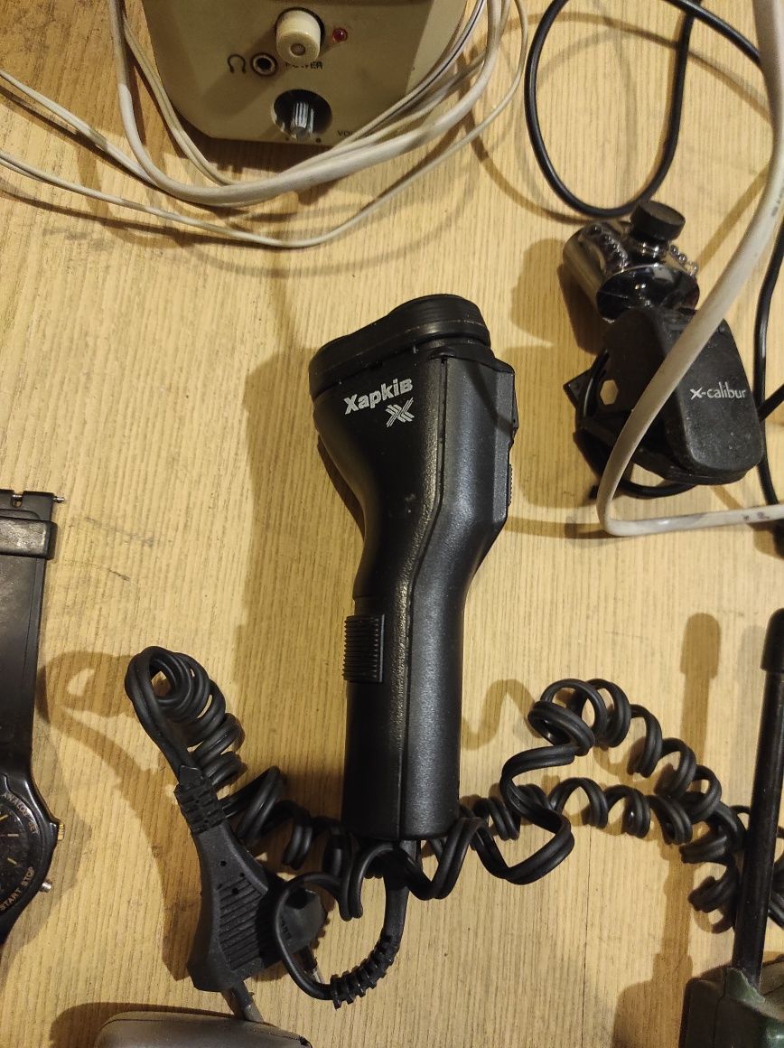 Elektronika (zestaw) głośnik, golarka, zegarek, krótkofalówki, kamerka