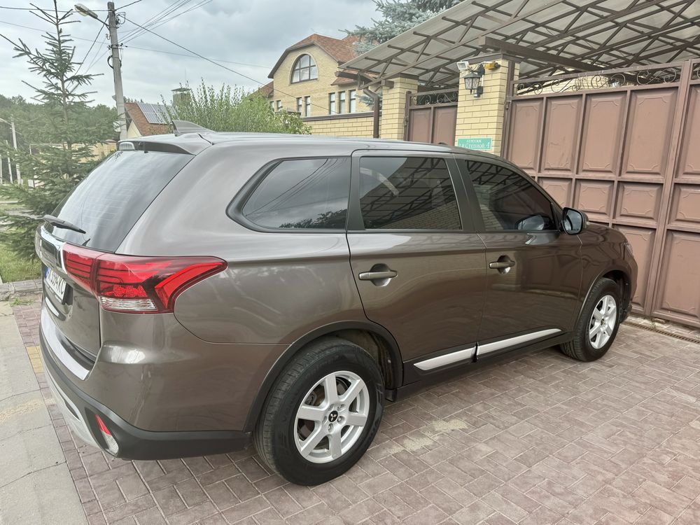 Mitsubishi Outlander 2021