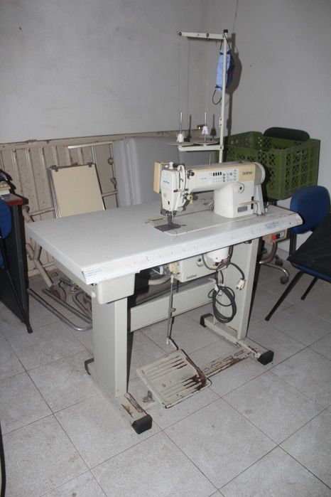Máquina de Costura Industrial Brother F-40