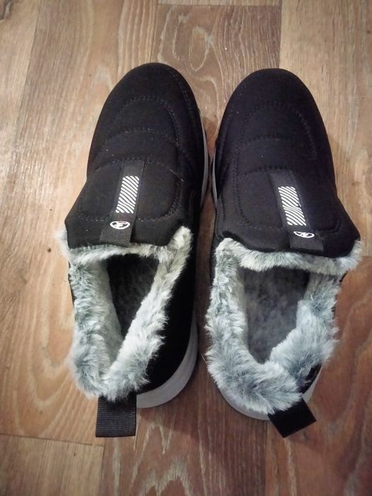 Теплые зимние ботинки