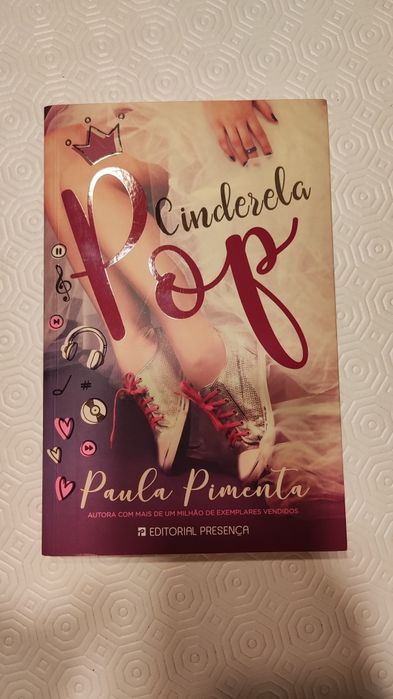 Livro Cinderela Pop de Paula Pimenta novo