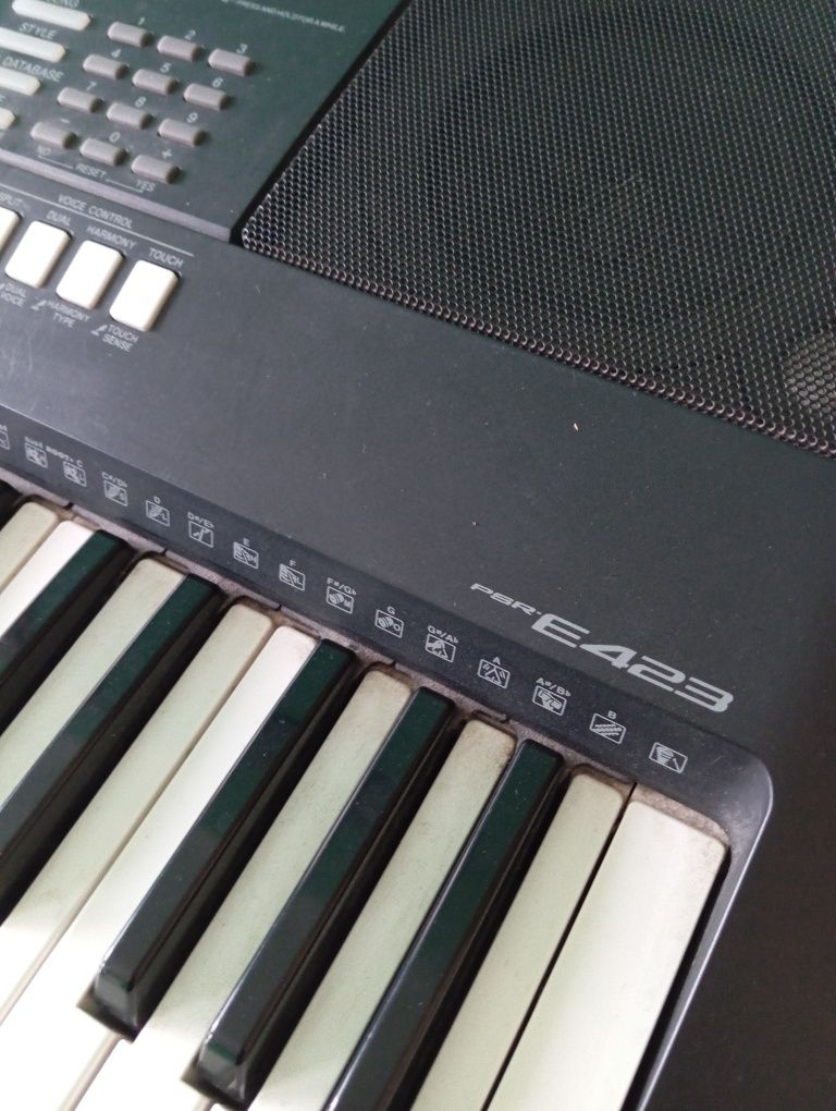 Yamaha PSR e 423