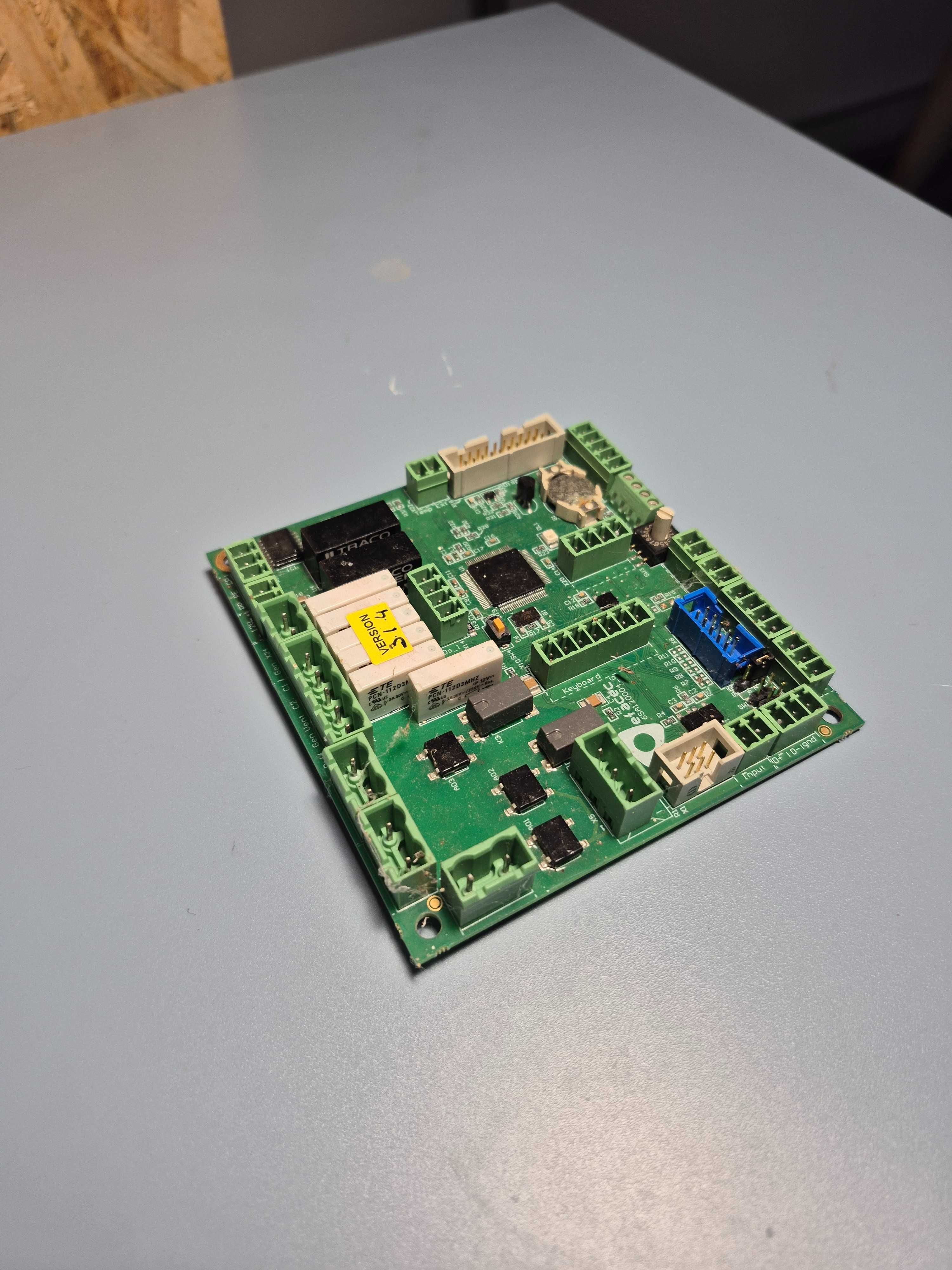 Placa de Controlo Industrial – I/O Digitais e Relés – Versão 5.1.4