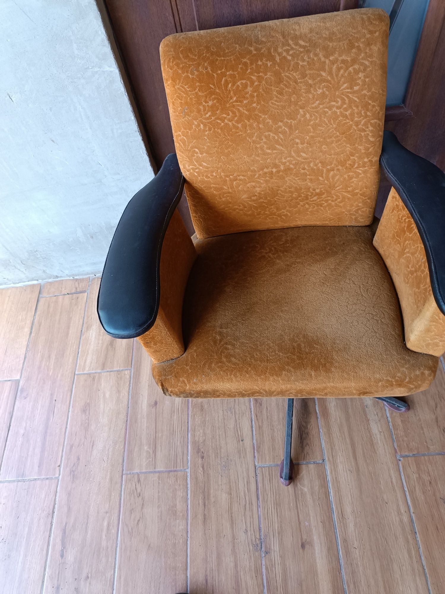 Fotel obrotowy prl z lat 60