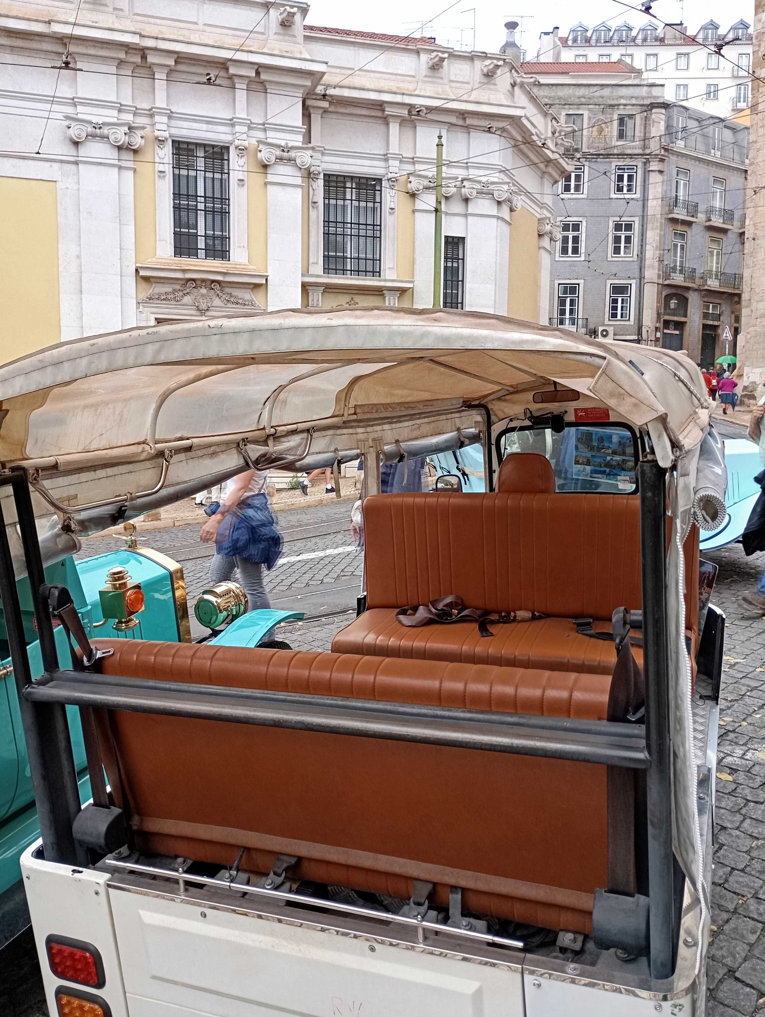 Tuk Tuk Limo 6 lugares baterias T125 novas postas em agosto