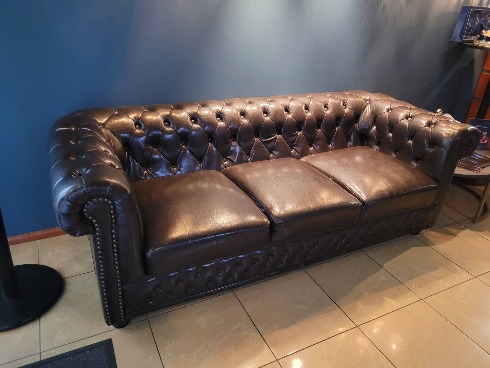 Sofa + fotel imitacja Chesterfield