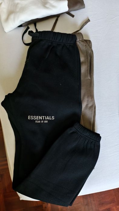Calças preta Essentials L