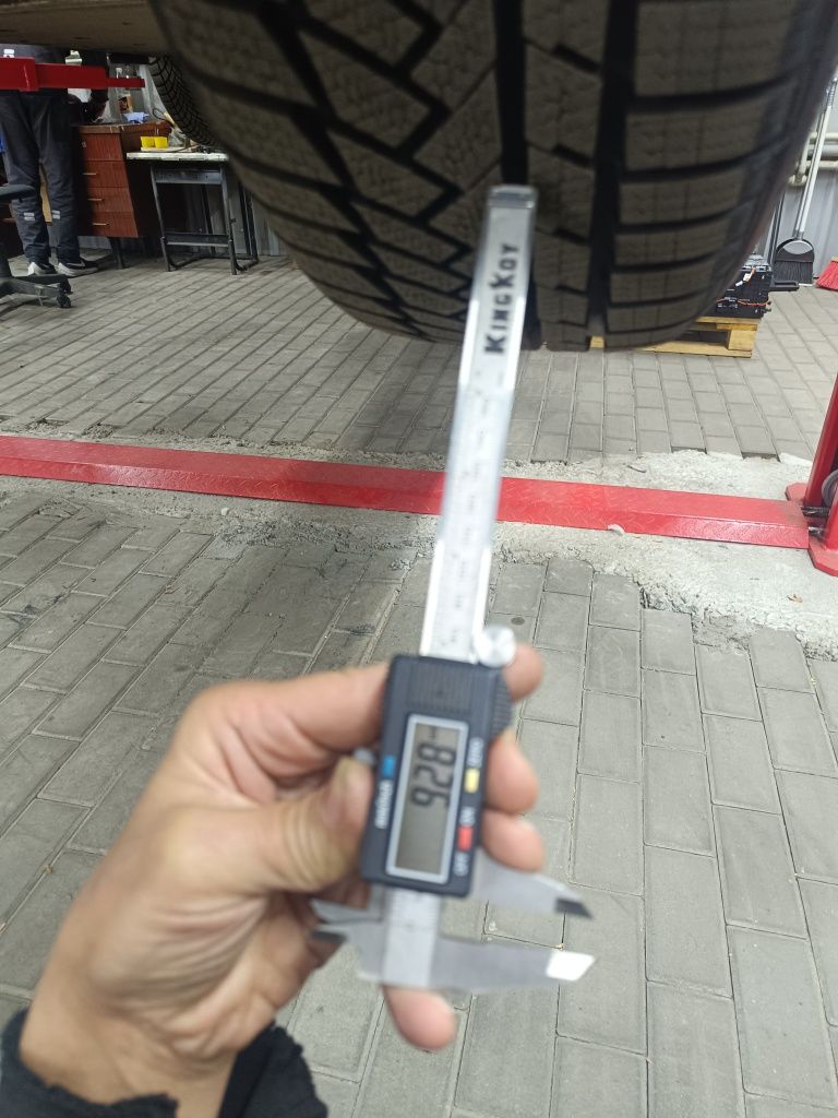 Continental Bridgestone 215/50 R19