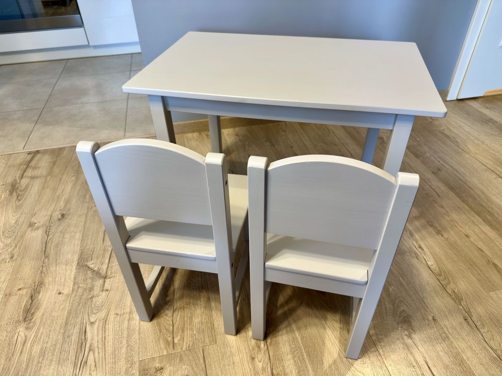 Stolik dziecięcy i 2 krzesełka Ikea SUNDVIK