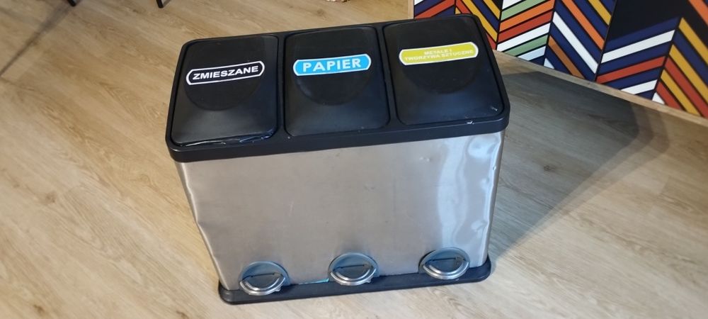Śmietnik kosz na śmieci segregacja