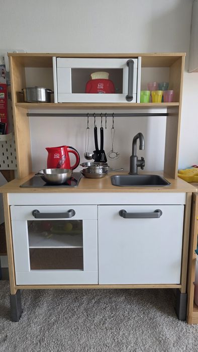 Cozinha infantil madeira IKEA duktig + utensílios