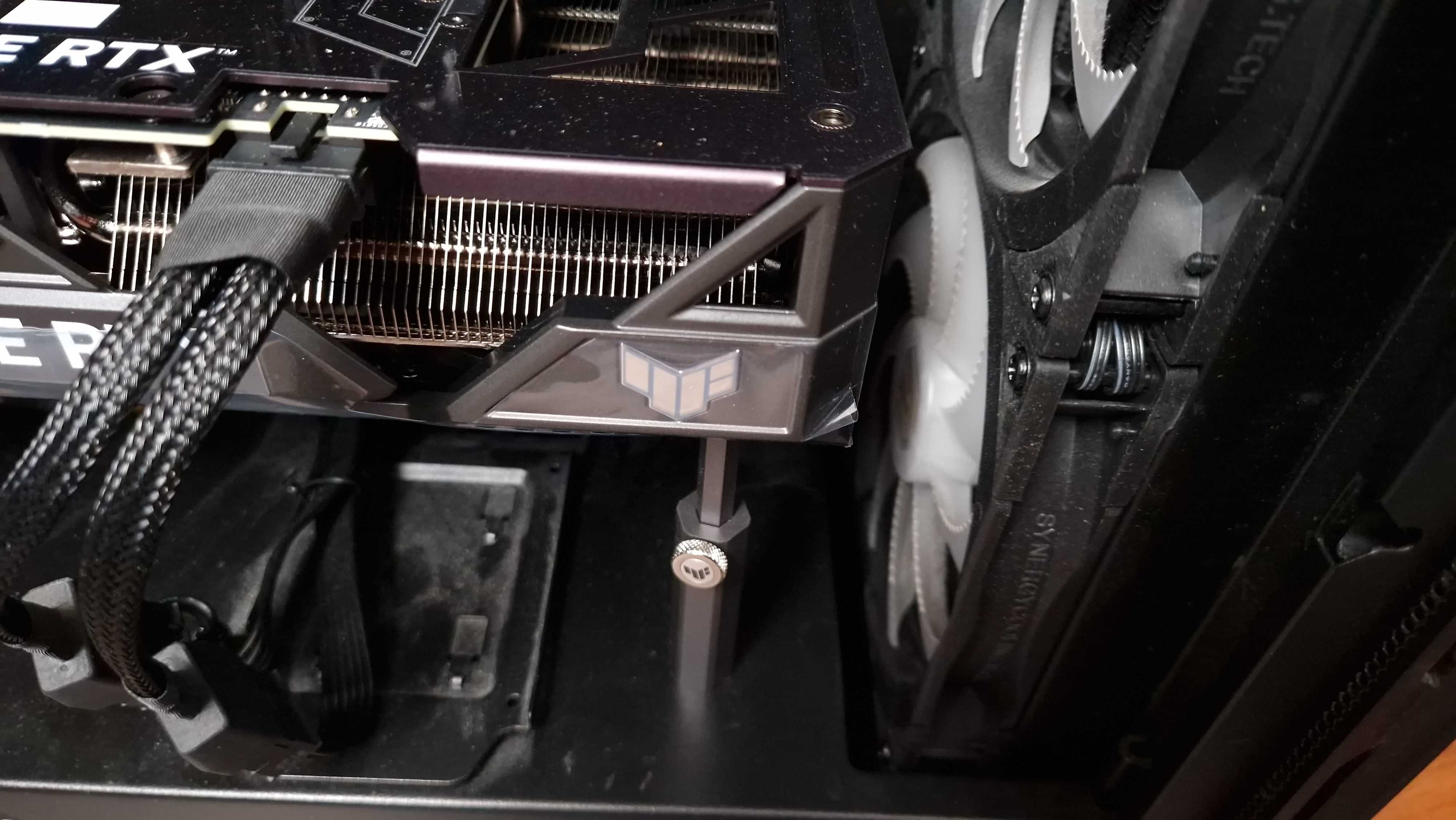 Komputer stacjonarny z RTX 4070Ti i I5-13600KF