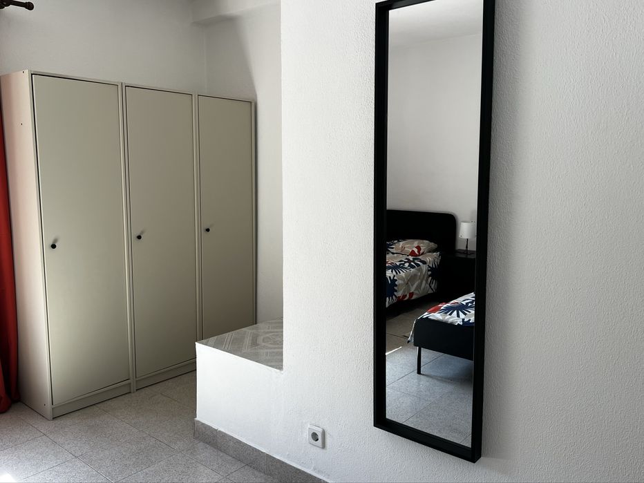 Quarto Partilhado a estrear para 3 Pessoas — Águas Livres, Amadora