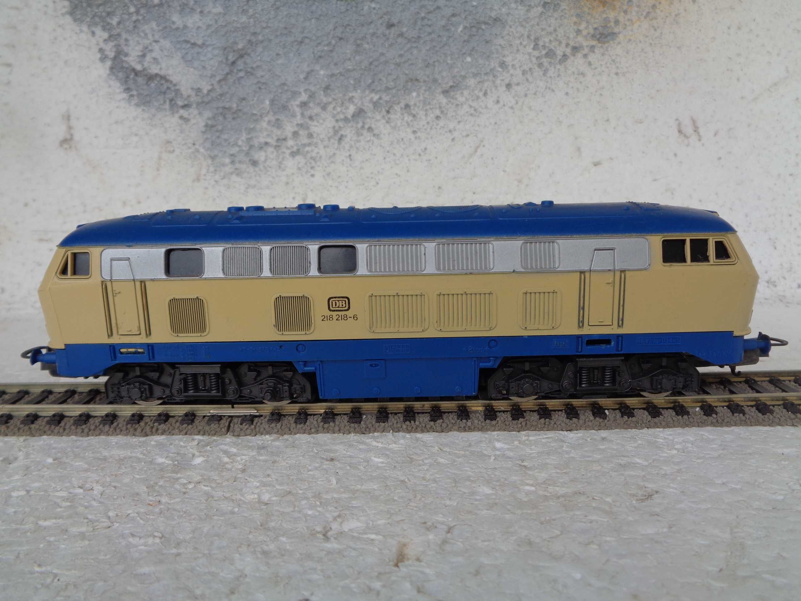 1:87 LIMA Locomotiva Diesel da DB V218 -6 comboio