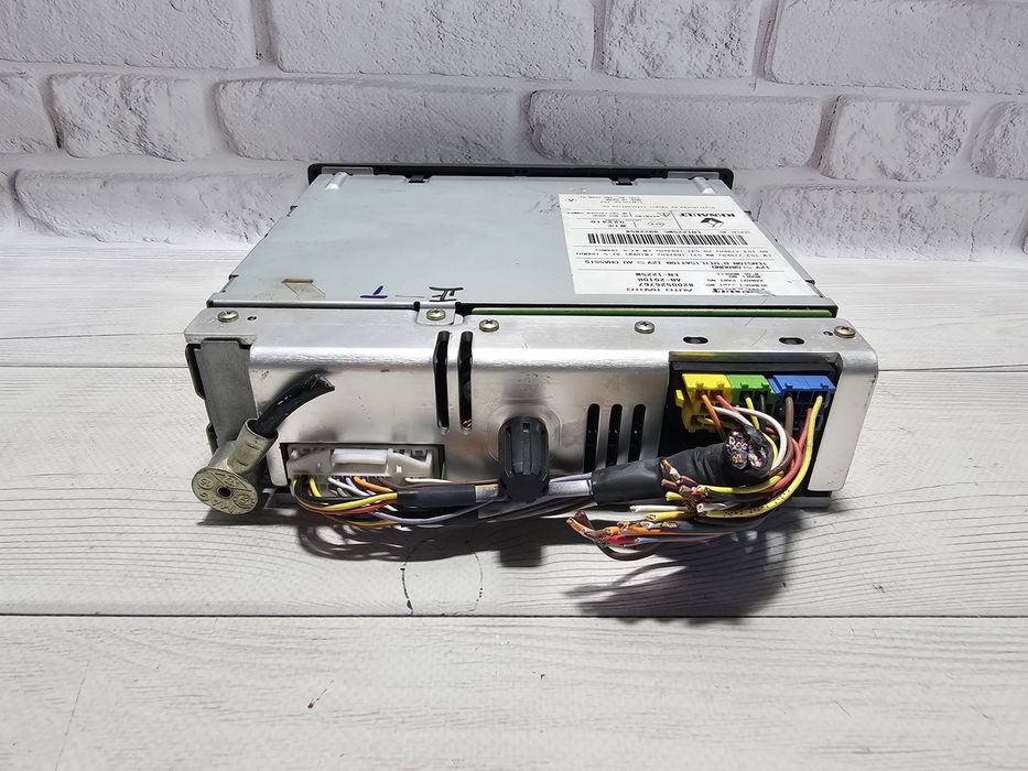 Оригінальна магнітола / Тюнер Cabasse Renault Laguna 2 (8200526767)