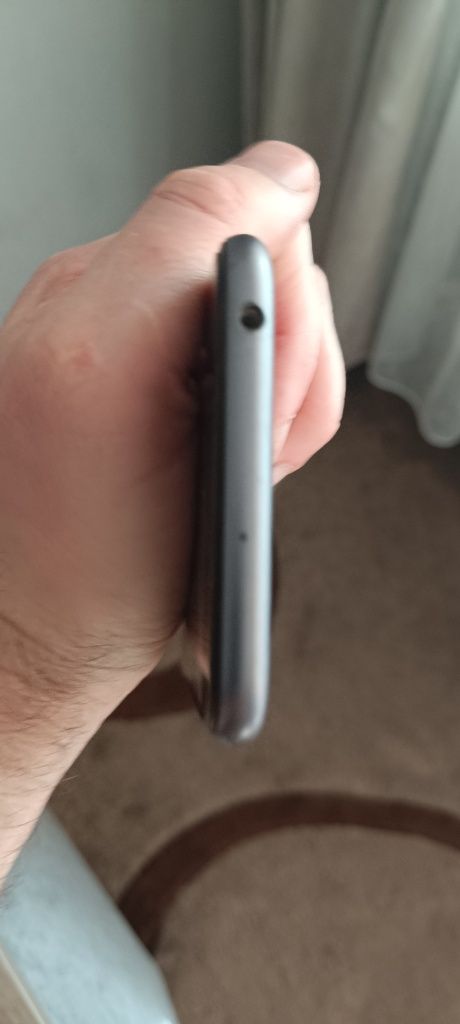 Продам смартфон Asus.