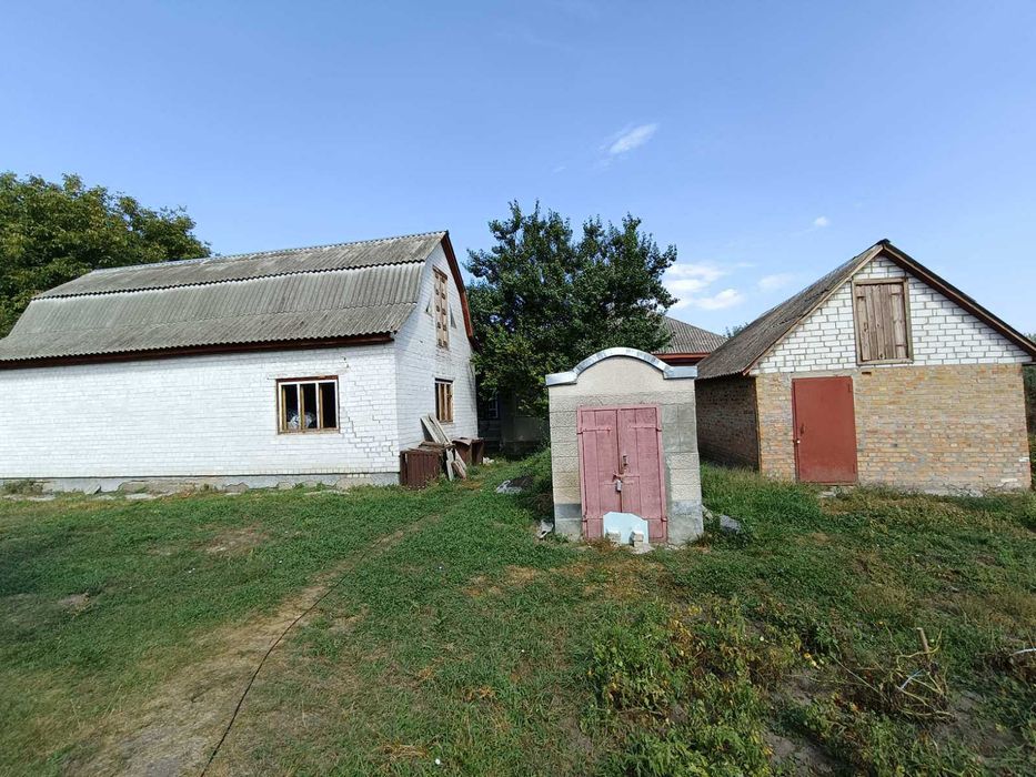 Два Будинку за ціною Одного, центр с.Мелесівка!