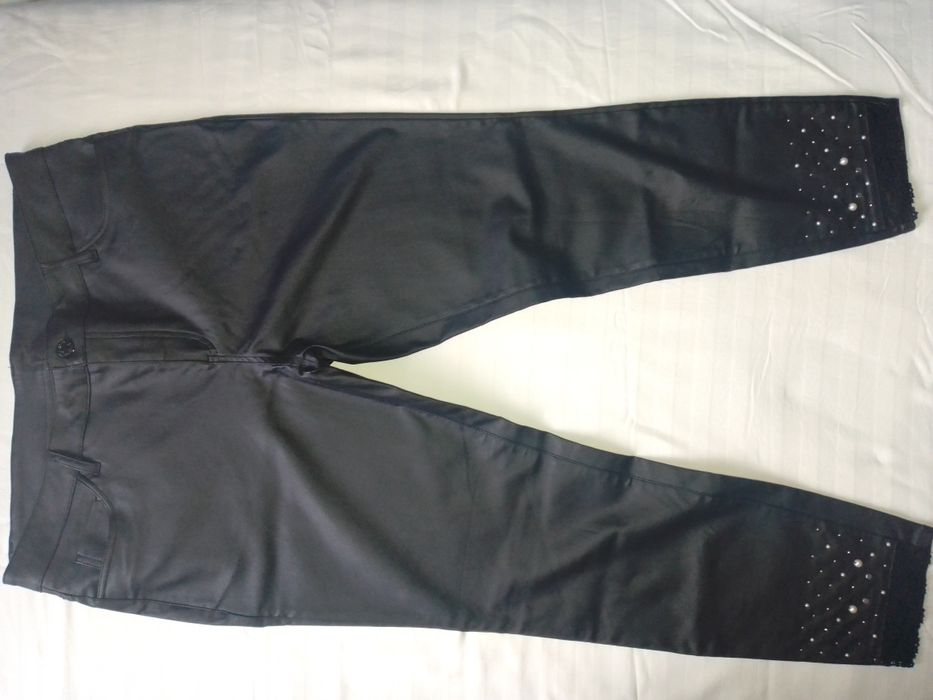 Новые! Чёрные, женские брюки под кожу с кружевом и бусинами 54- 56 раз