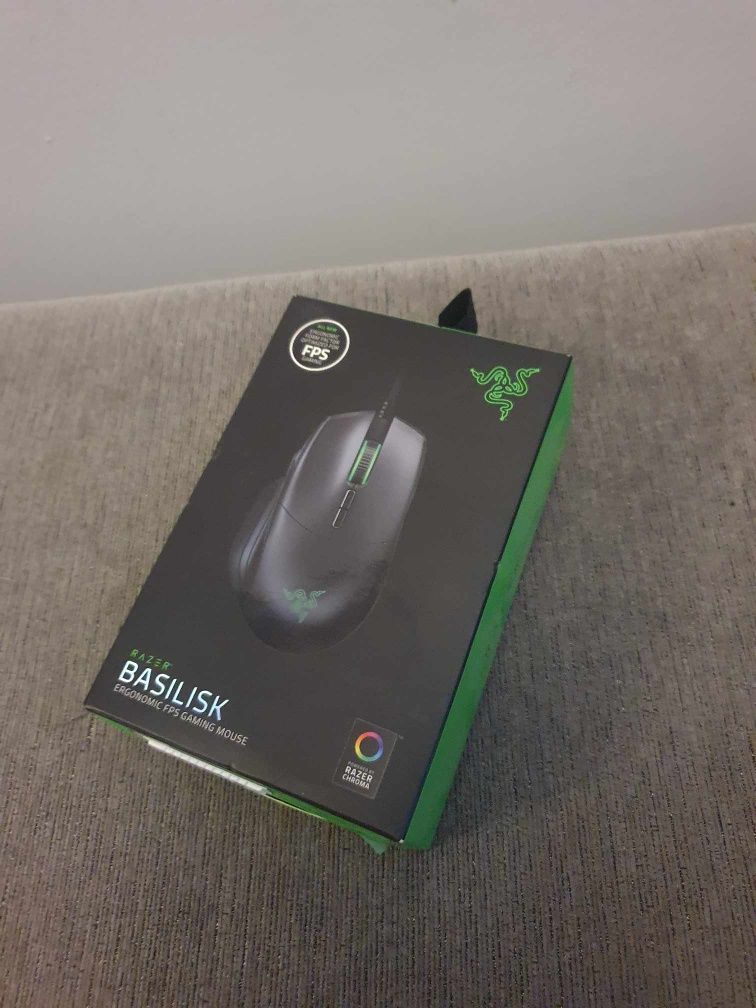 Razer Basilisk gaming mouse . Myszka komputer gry