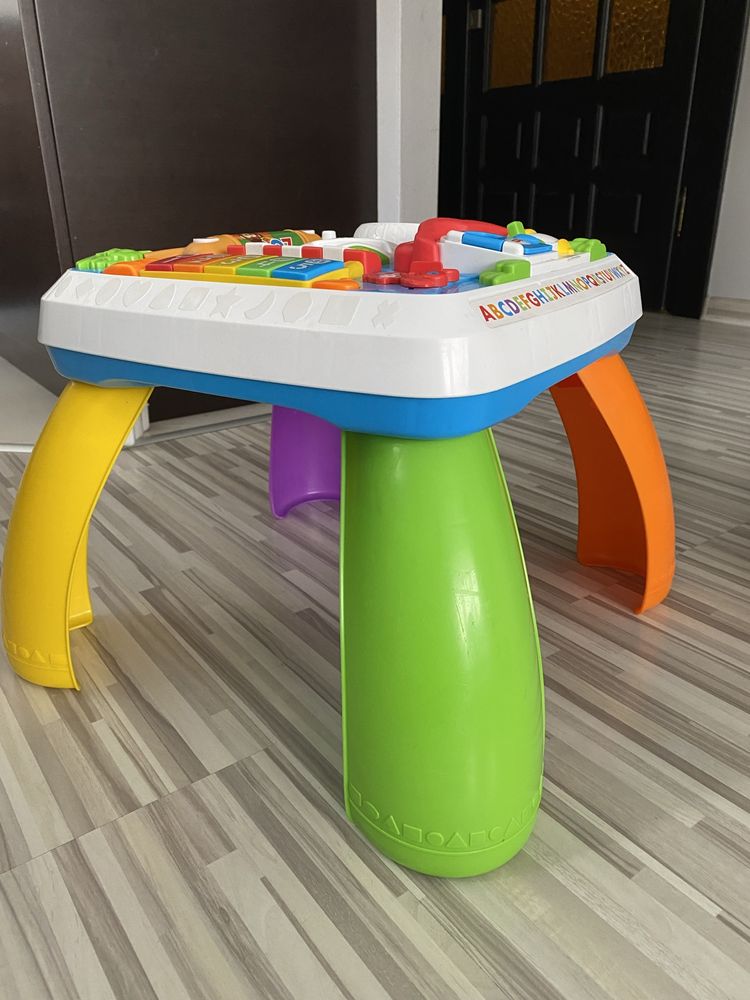 Muzyczny stoliczek FISHER PRICE