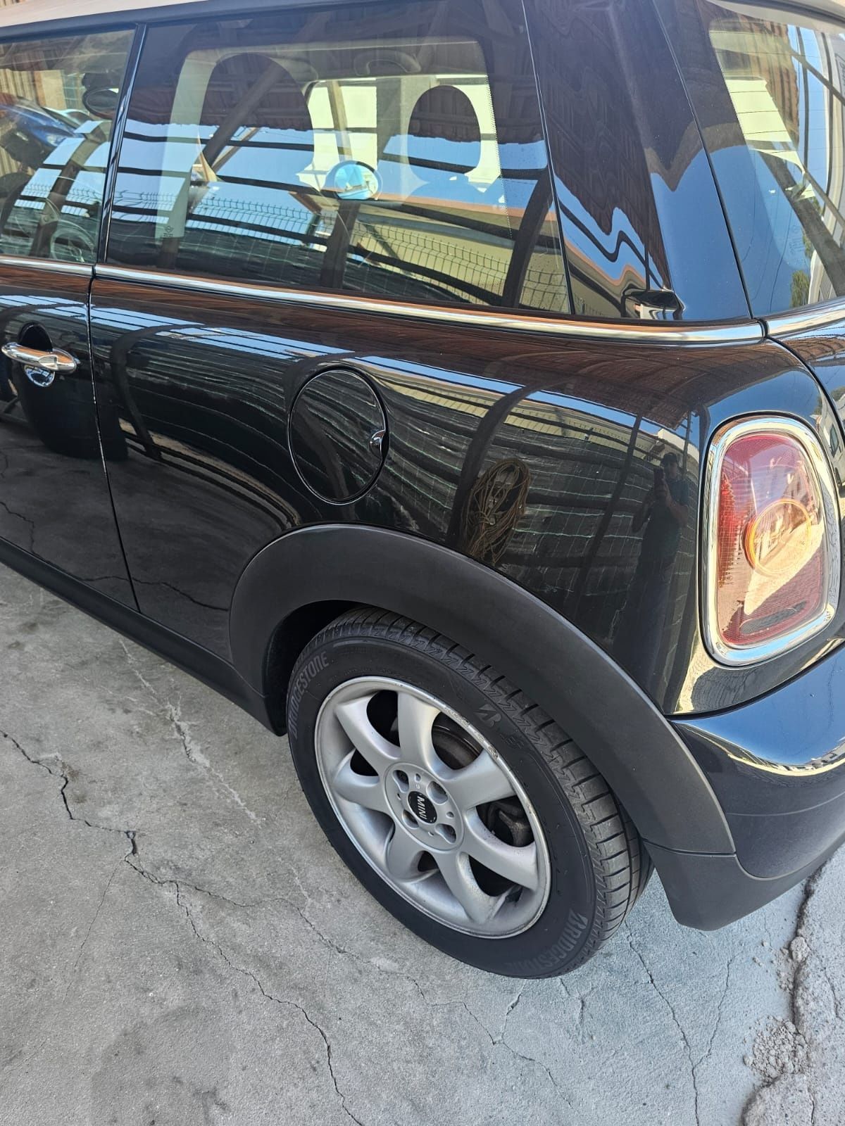 Mini coper D preto e branco