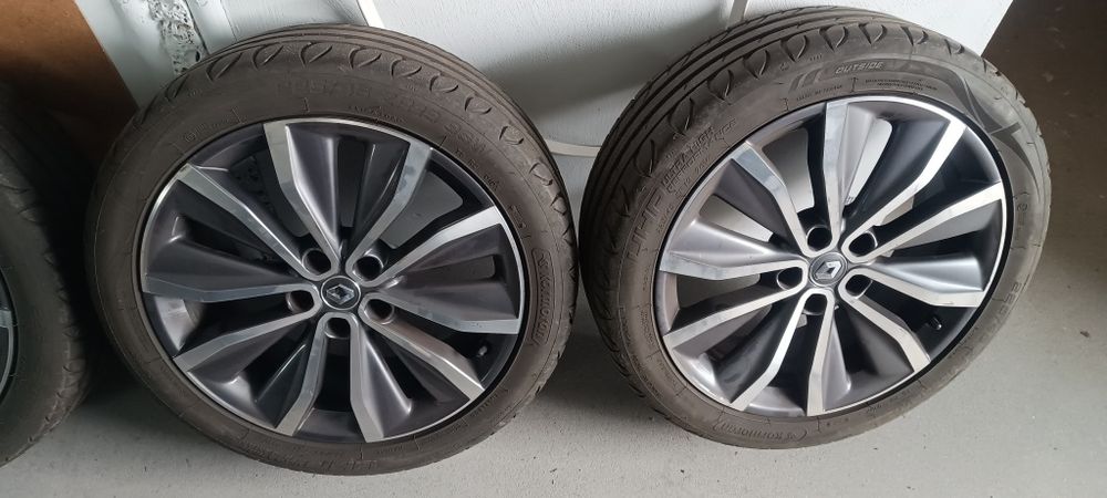 Renault Kajar 4 X koła z oryginalnymi felgami 19"
