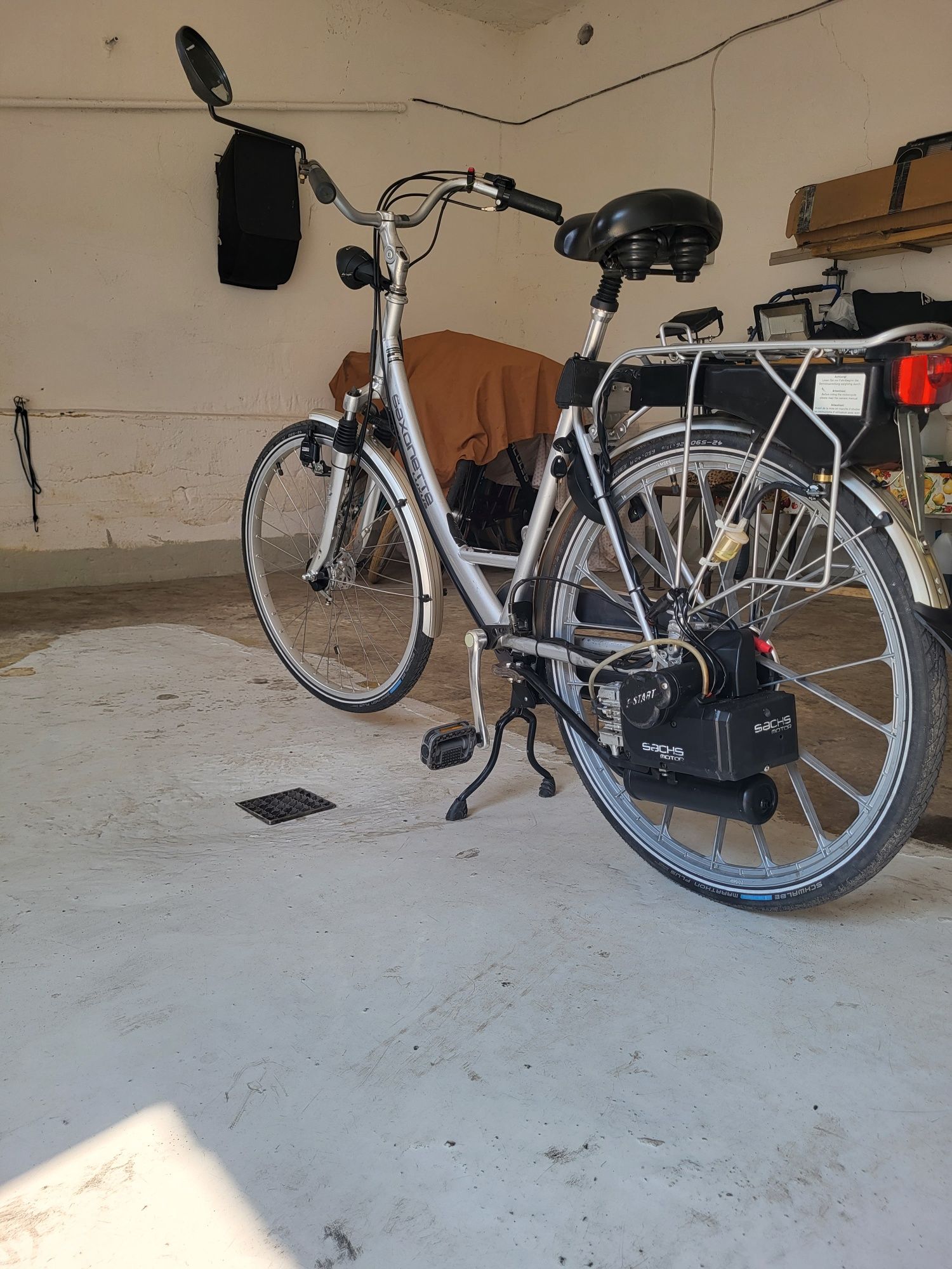 Rower z silnikiem spalinowym sachs301a