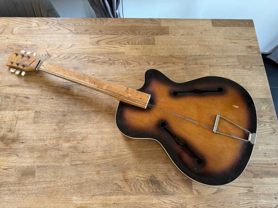 Gitara Defil Jazz