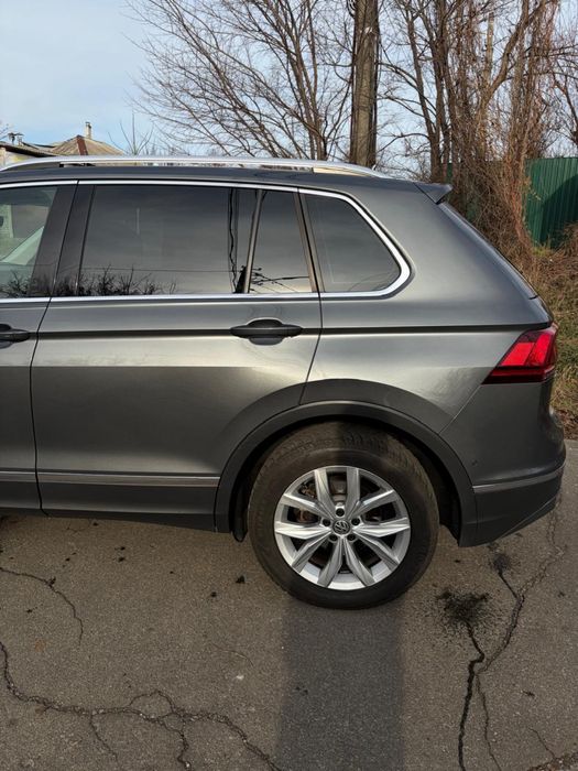 Продаж Volksvagen Tiguan 2.0 TSI AT ( 220 к.с.)  4Motion Торг