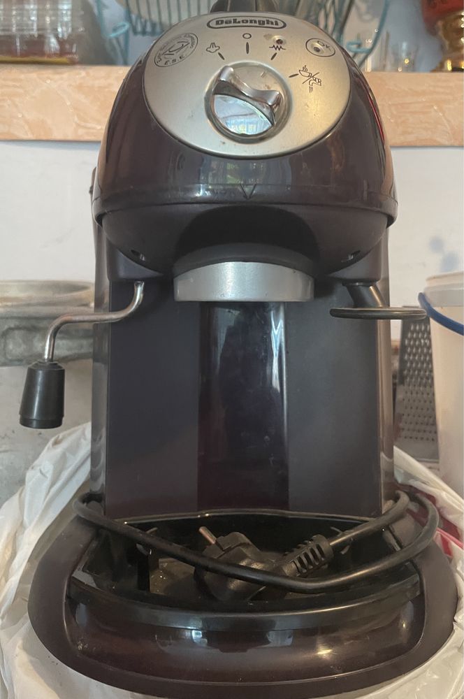 Кавомашина, кофе машина DeLonghi