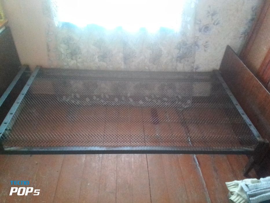 Продам кровать на сетке