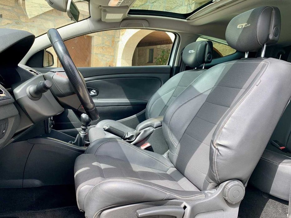 Renault Megane Coupe 1.6 DCI 130cv *Cx 6 Velocidades*