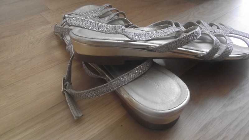 Monsoon brokatowe  jasno złote sandałki r 37