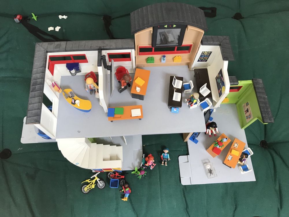 Zestaw playmobil szkola i dom