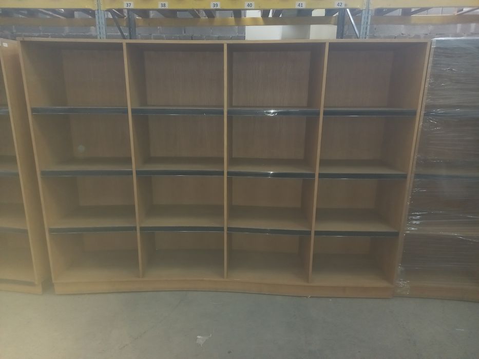 Стелажі з Фанери