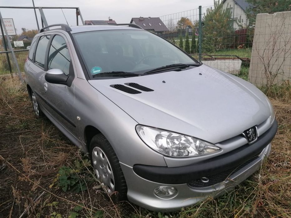 Peugeot 2005 rok 206 1,4 benzynka