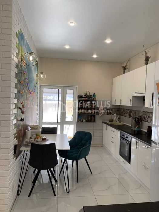 2-эт. дом, 91м2, 2.5 сот, Петропавлівська Борщагівка, Полтавська вул.