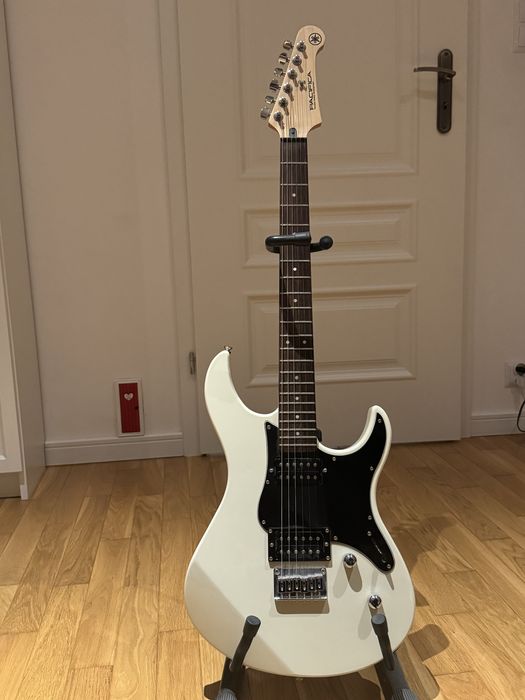 Yamaha pacifica 120h