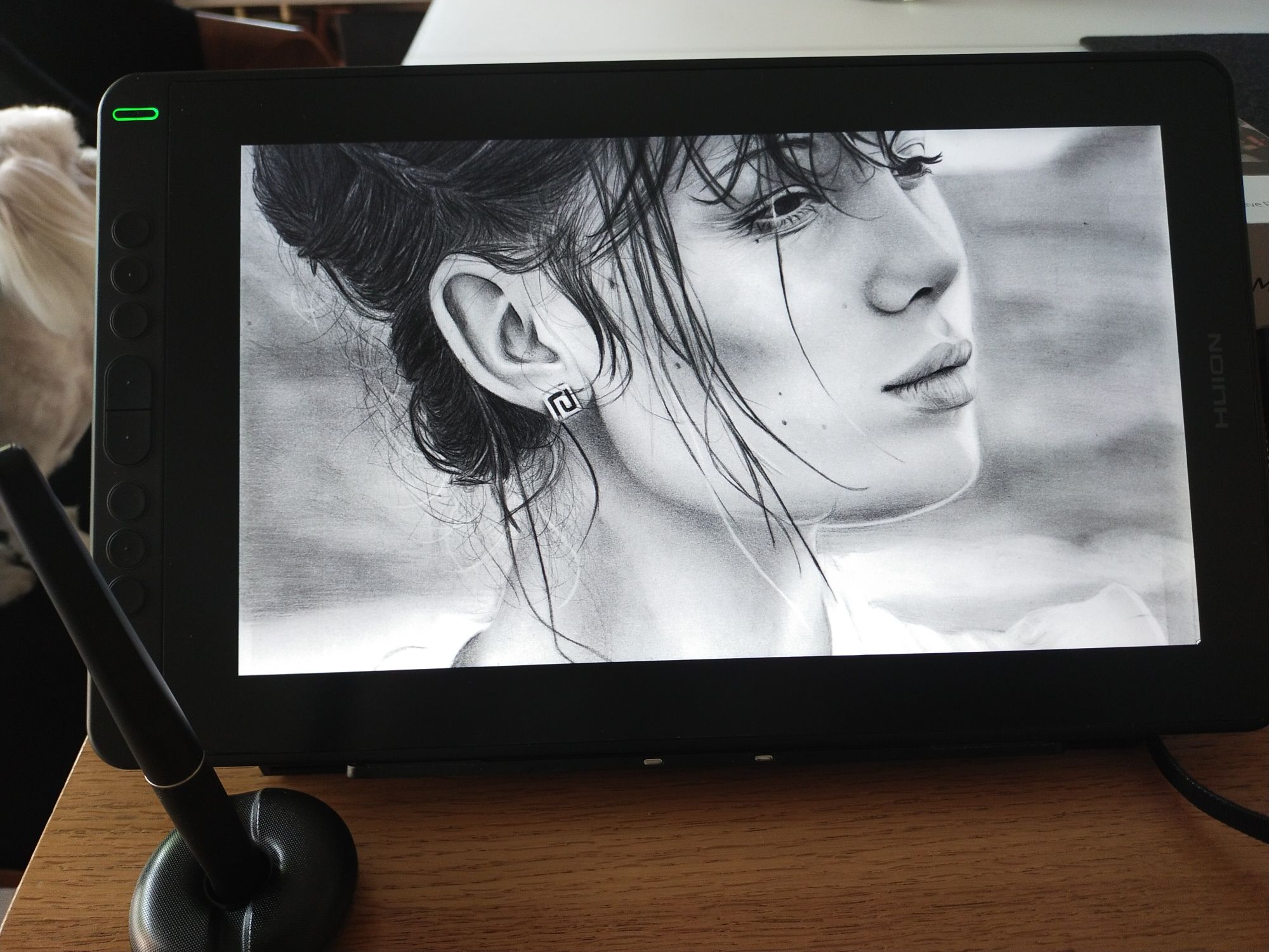 Tablet graficzny HUION KAMVAS 13 stan idealny