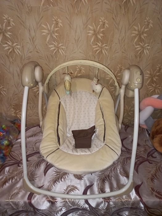 Укачивающий центр качеля гойдалка