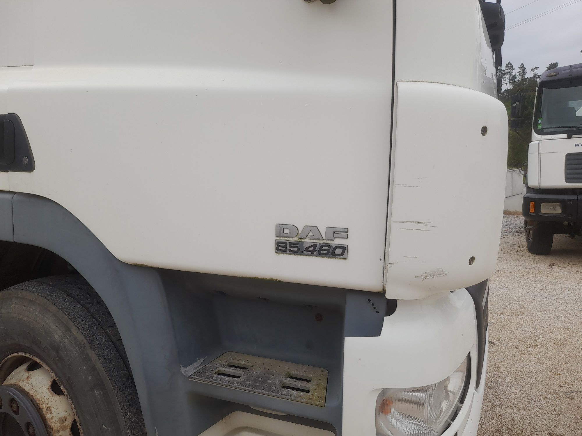Camião DAF CF85.460