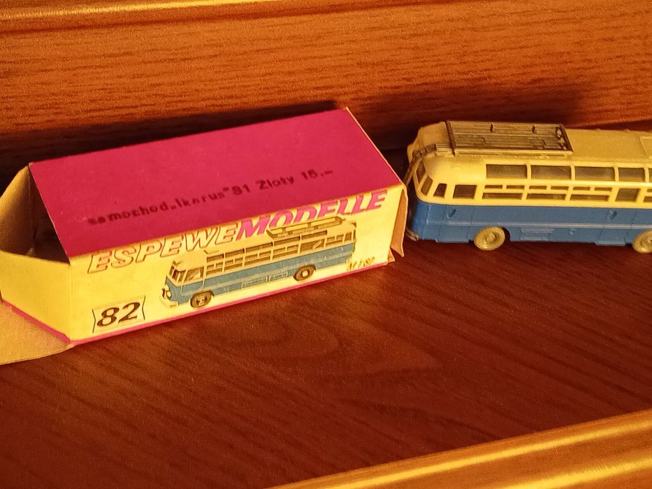 Autko PRL autobus Ikarus zabawka