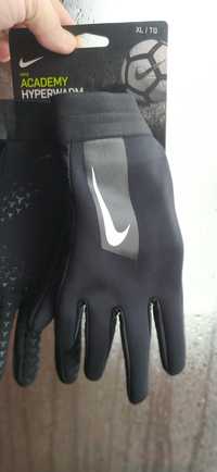 Перчатки Nike Academy Hyperwarm