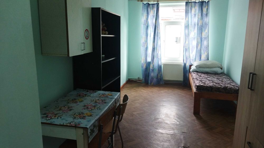 Кімната Б.Хмельницького р-н Підзамче біля центру для 1-2 ос закр на кл